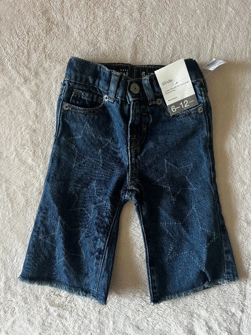 NEW WITH TAGS! Baby Gap Denim Jeans with Star Detail — Size 6–12 Months